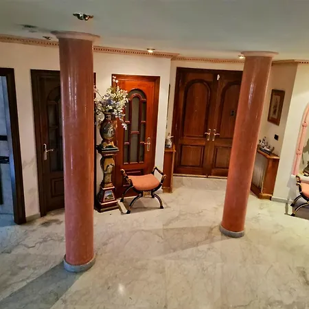 Hébergement de vacances Spacious House With Pool And Garden In Congosto