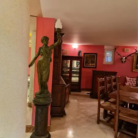 Spacious House With Pool And Garden In Congosto Hébergement de vacances