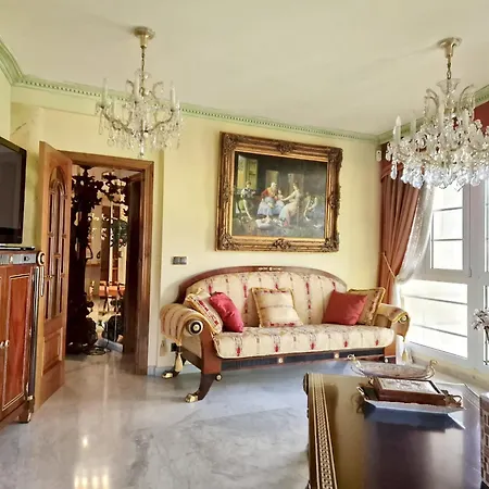 Spacious House With Pool And Garden In Congosto Hébergement de vacances