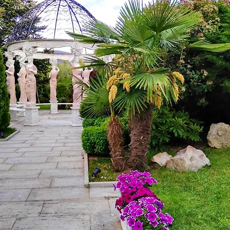 Hébergement de vacances Spacious House With Pool And Garden In Congosto *
